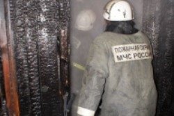 Спасатели МЧС России ликвидировали пожар в частном жилом доме в Яйском МО
