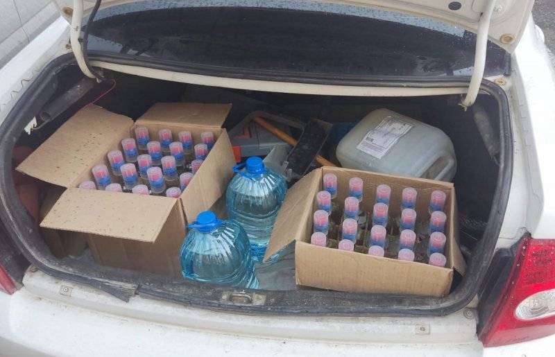 В Анжеро-Судженске полицейские привлекли к ответственности автомобилистку, перевозившую немаркированную спиртосодержащую продукцию