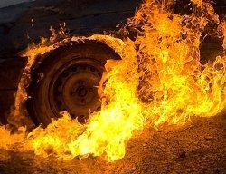 Спасатели МЧС России ликвидировали пожар в частном грузовом автомобиле в Яйском МО