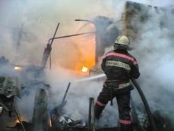 Спасатели МЧС России ликвидировали пожар в частном жилом доме в Яйском МО